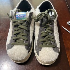 NEW P448 John Wad Sherpa Low-Top Sneakers – Green/Cream – Size 6
